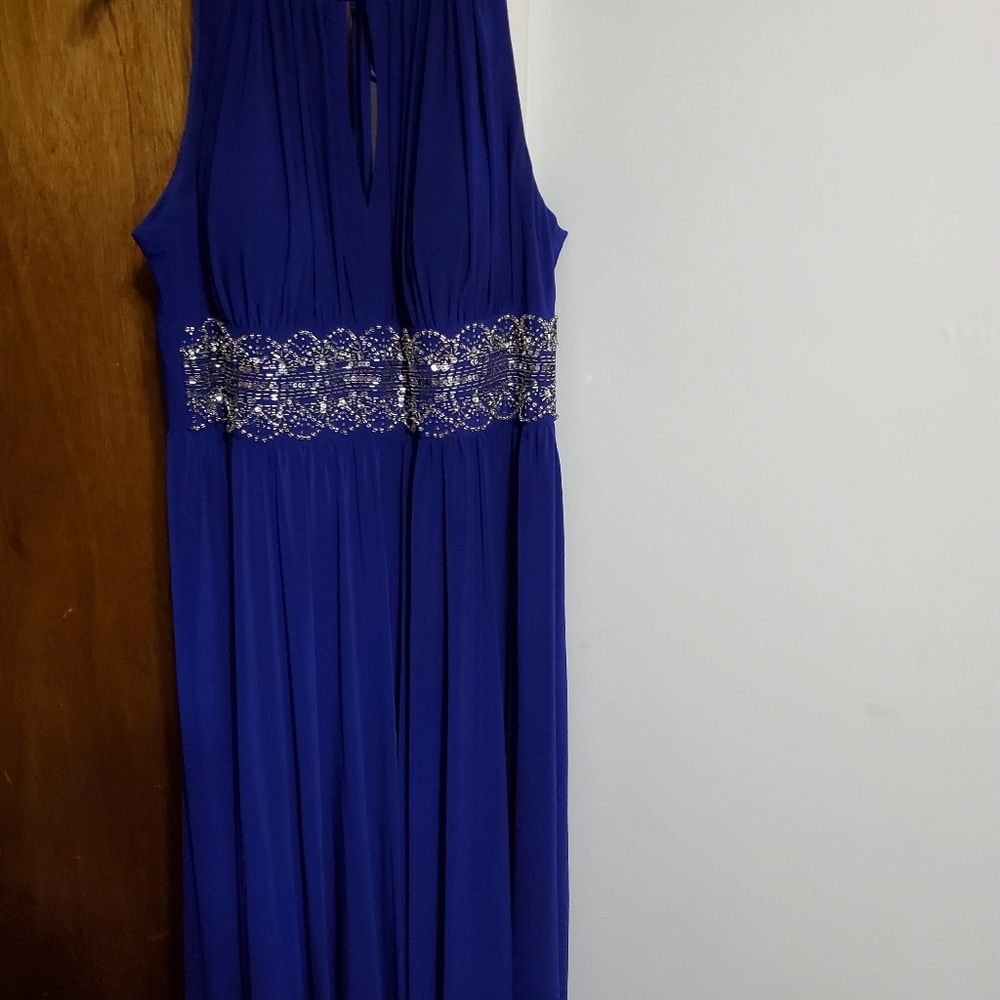 Dress - Picture 2 of 4